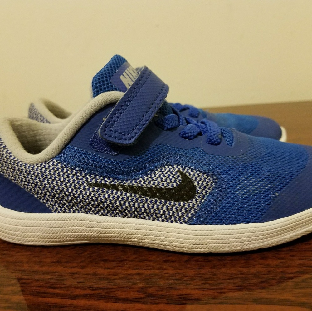 NEW without tags/box Nike Revolution 3 size 10c